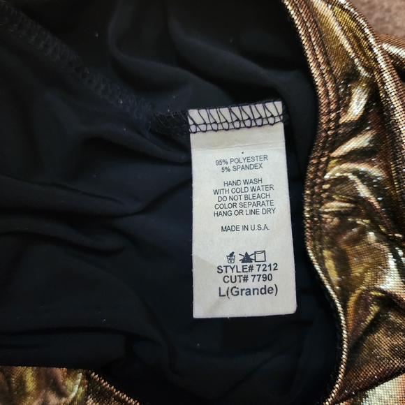 Off-The-Shoulder Golden Jumper - Picture 5 of 5